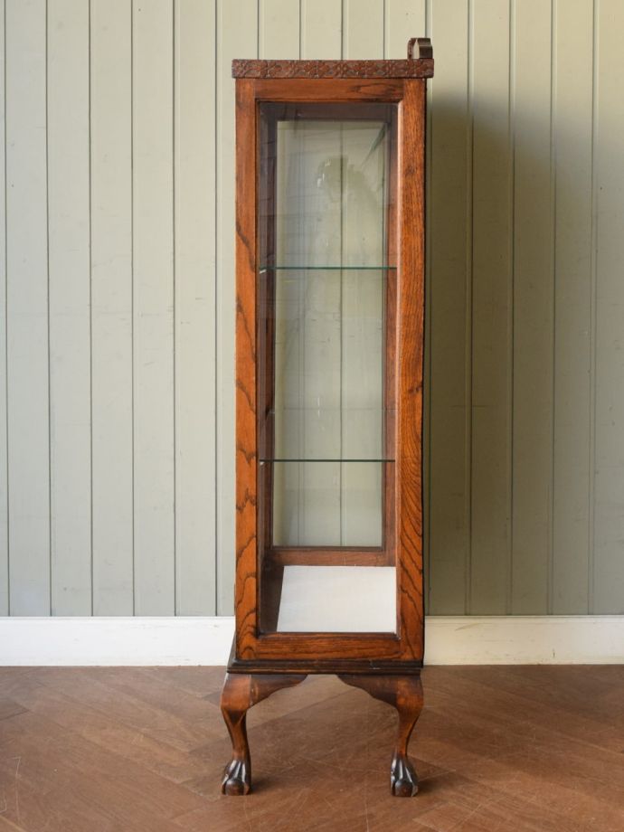 キャビネットの側面