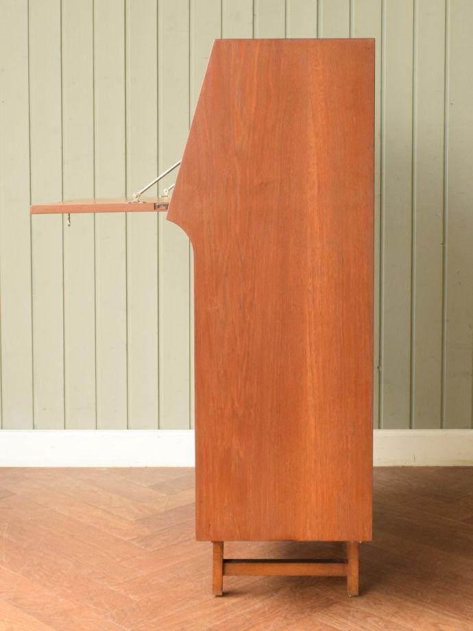 ビューローの側面