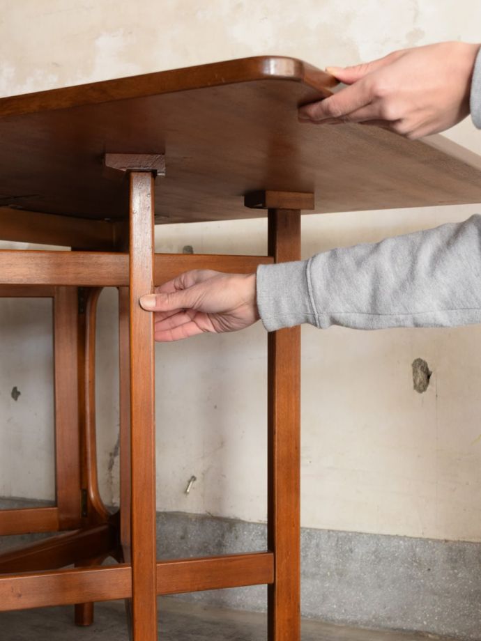 カンタンに伸び縮み出来ます。