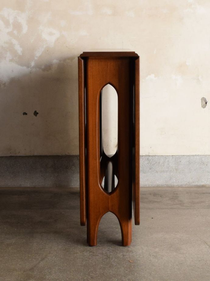 折り畳み式テーブルの側面