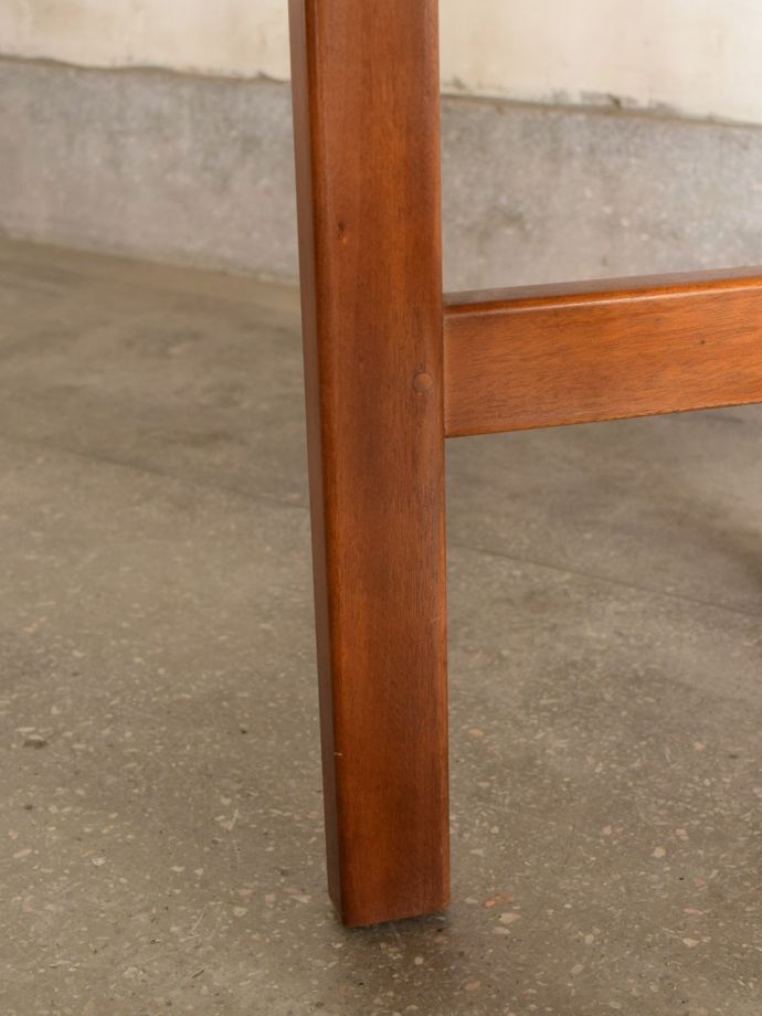 伸長式テーブルの脚