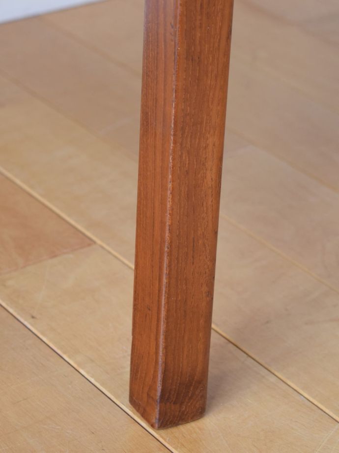 ヴィンテージ家具の脚