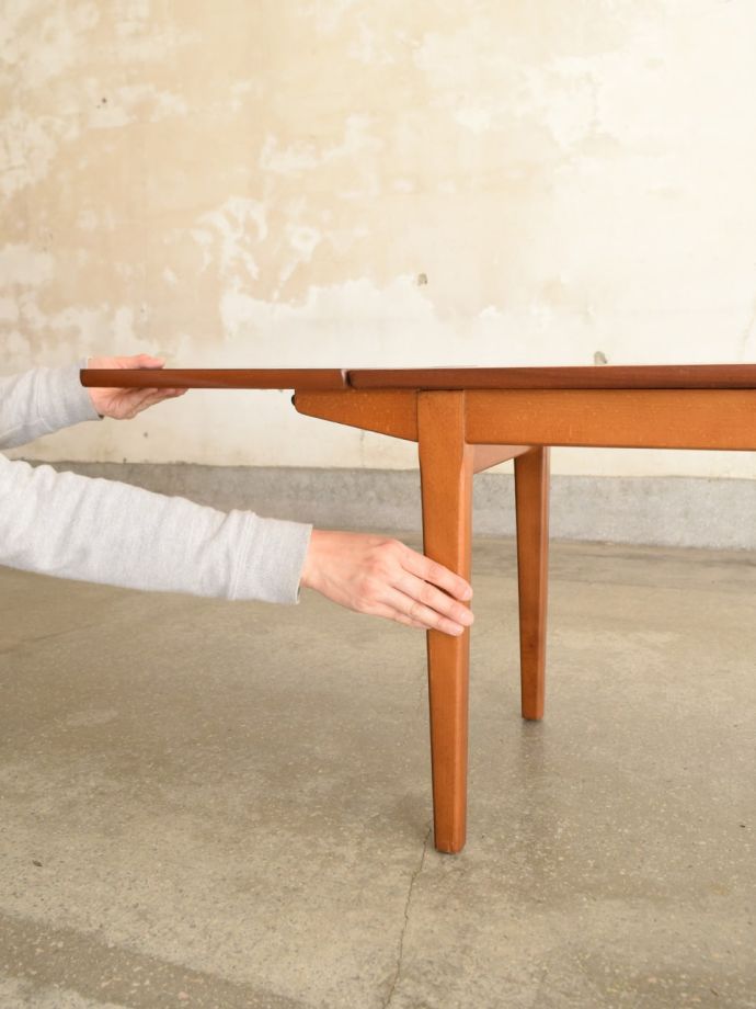 伸長式テーブルのサイズ変更方法