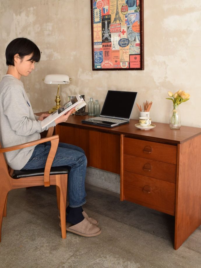 書斎机で楽しむ贅沢な時間