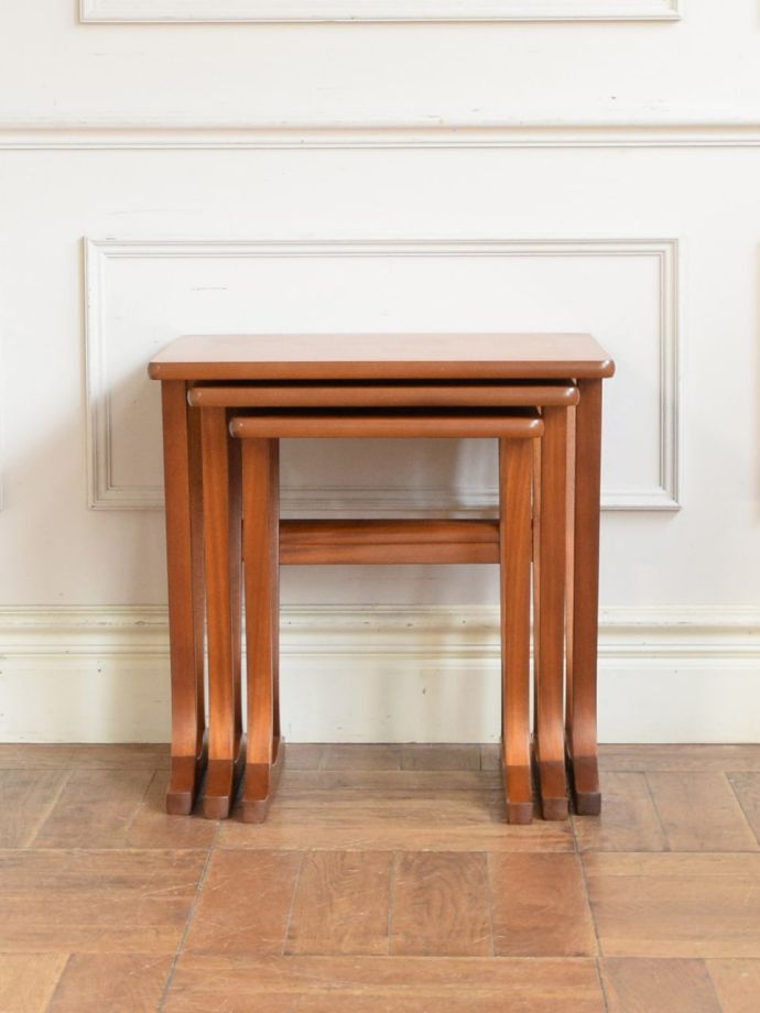 コーヒーテーブルの側面