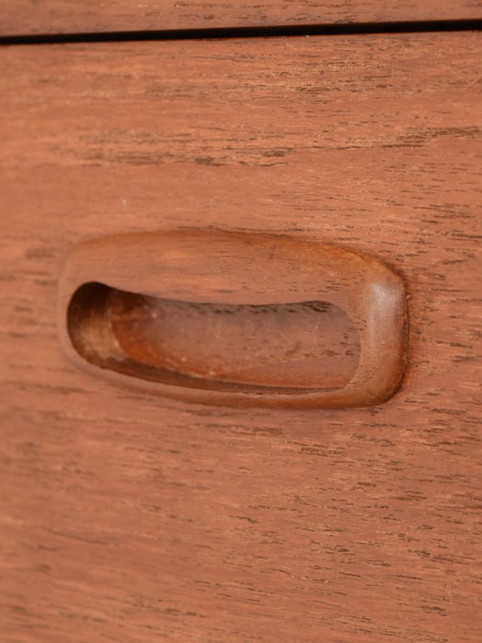 ビンテージ家具の木目