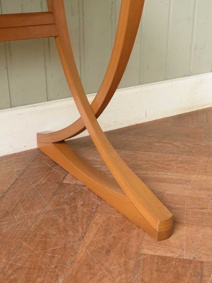 ビンテージテーブルの脚