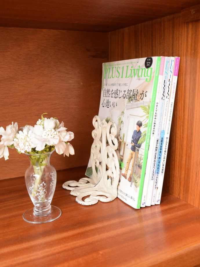 収納たっぷりのサイドボード