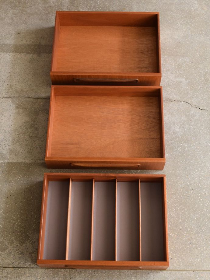 フレスコのサイドボードの引き出し