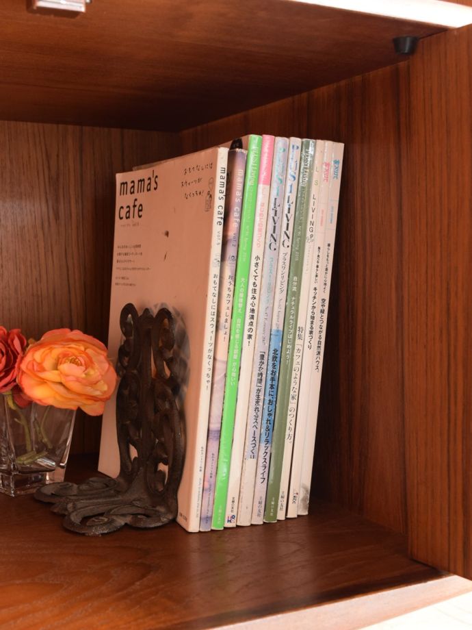 収納たっぷりのサイドボード