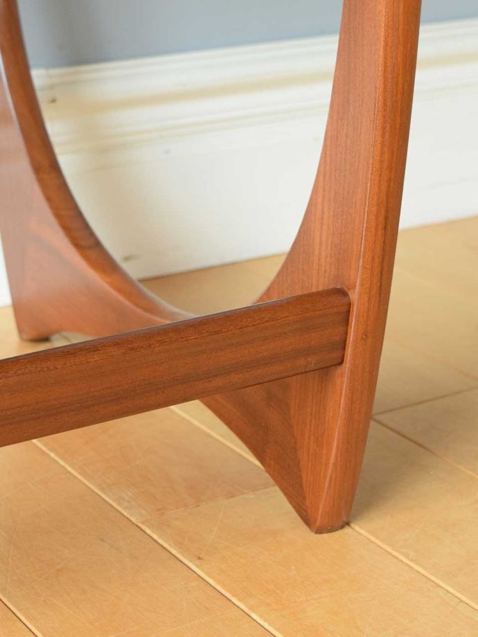 G-PLANのテーブルの足