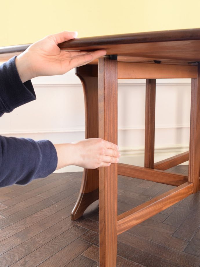 伸長式テーブルのサイズ変更方法