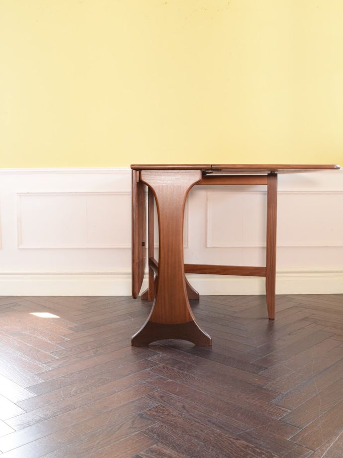 伸長式テーブル