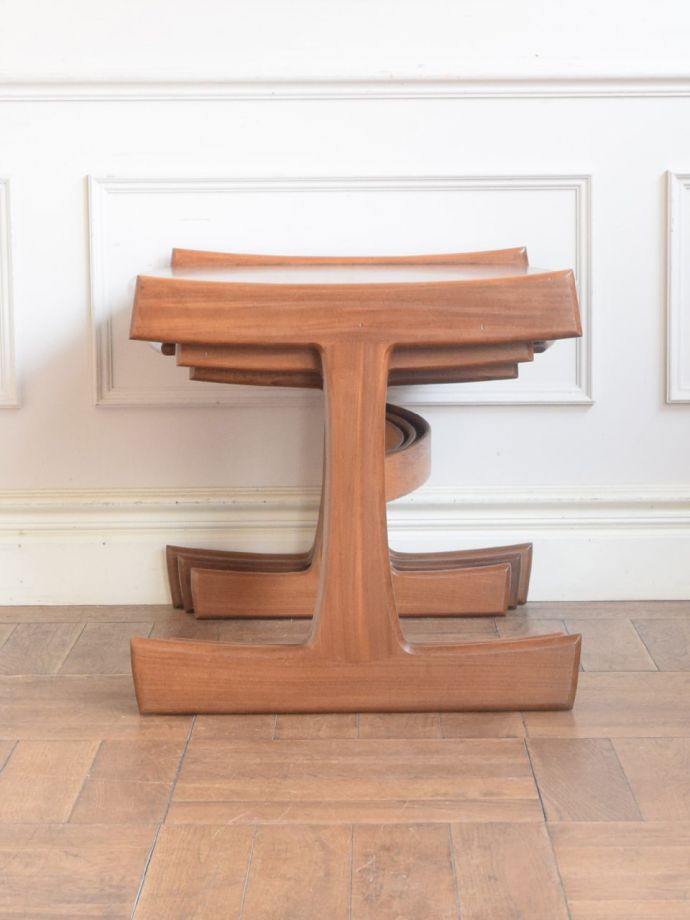 G-PLANのテーブルの側面