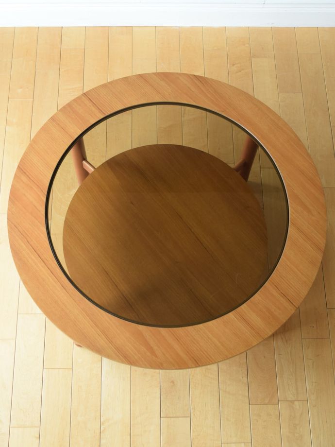 Schreiber社のコーヒーテーブル、イギリスから届いたガラス天板が使い