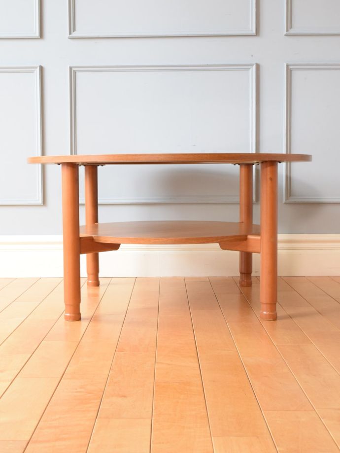 コーヒーテーブルの側面