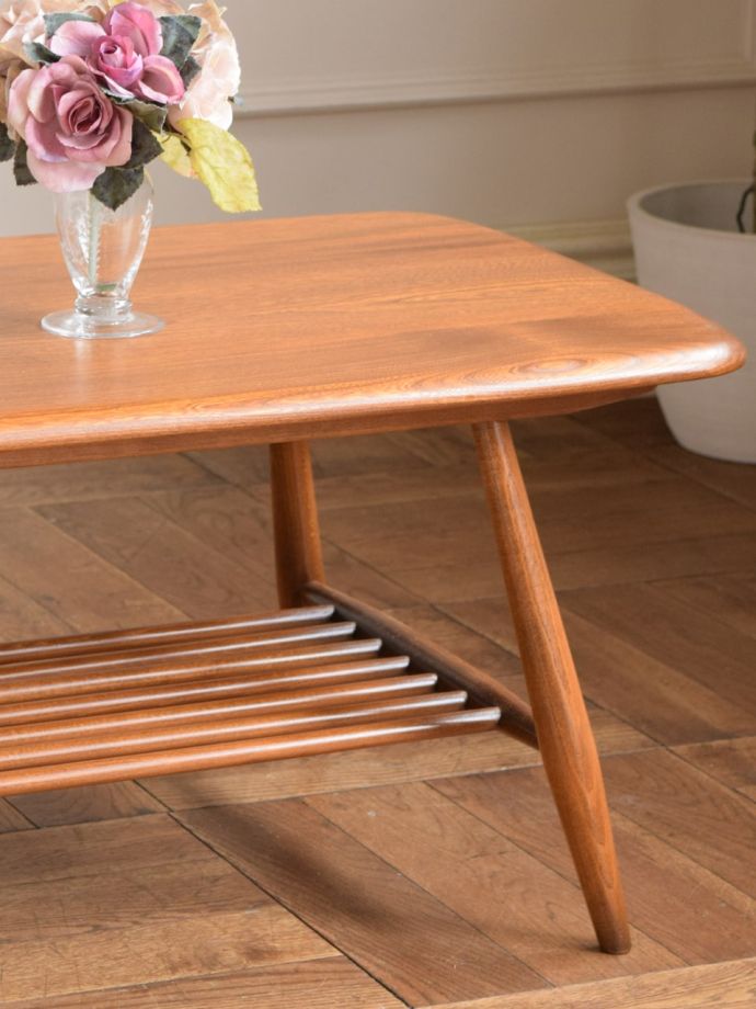 アーコール社のビンテージ家具