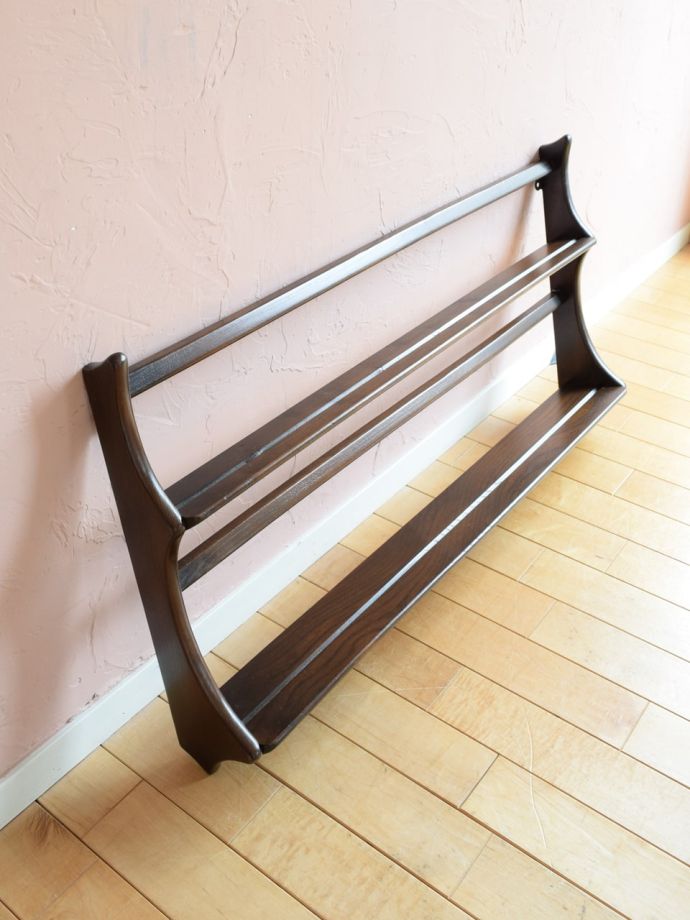 ビンテージのウォールシェルフの天板