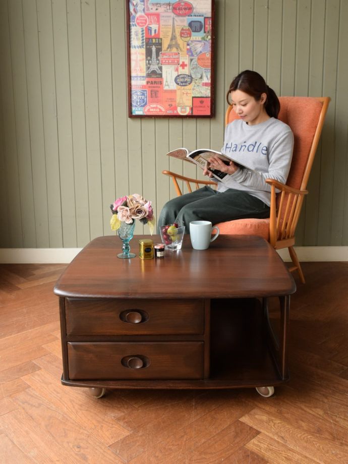 アーコールのコーヒーテーブル