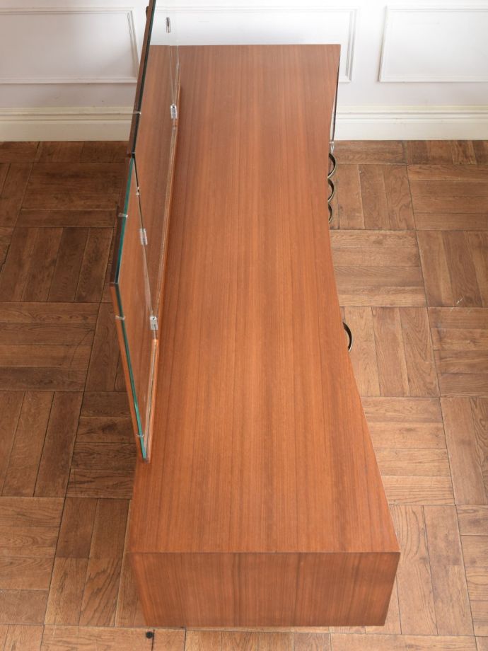 北欧スタイルのビンテージ家具の天板