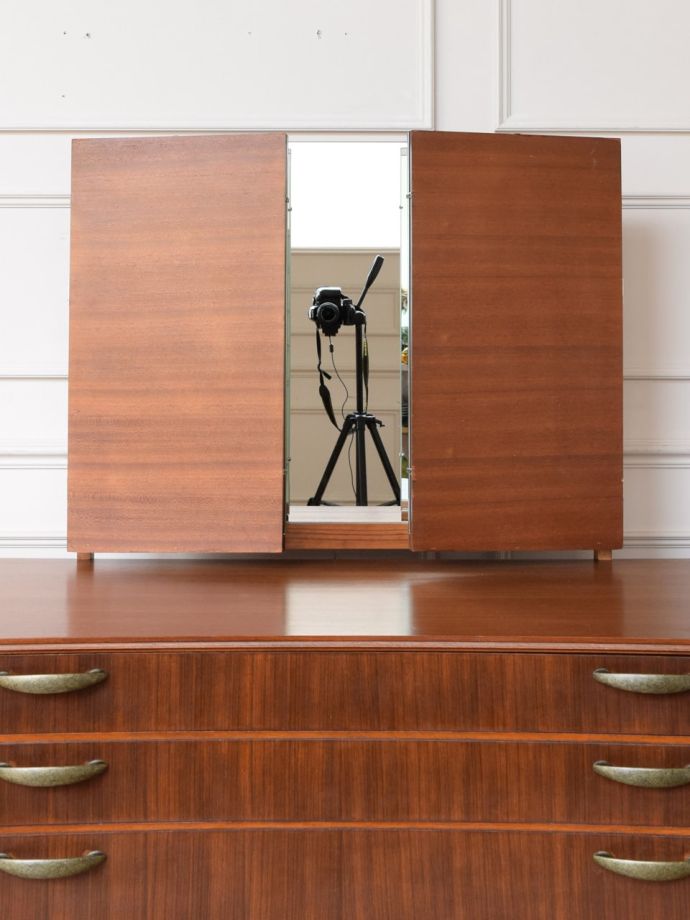 ビンテージ家具の三面鏡