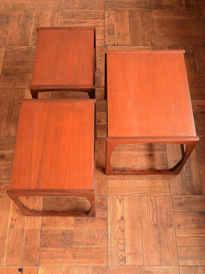 G-PLANのネストテーブルの天板