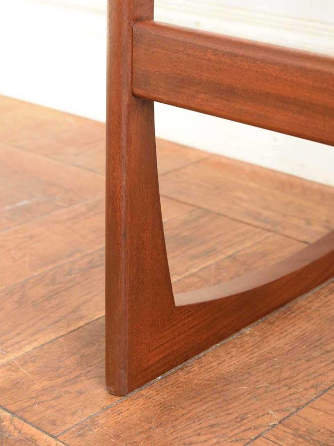 G-PLANのテーブルの足