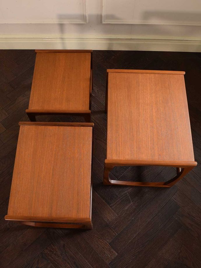 G-PLANのネストテーブルの天板