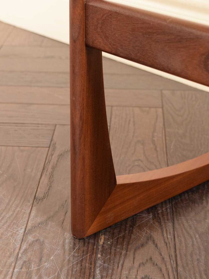 G-PLANのテーブルの足