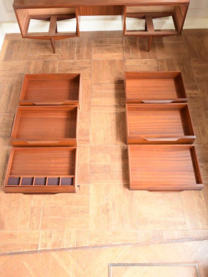 ドレッサーの引き出し