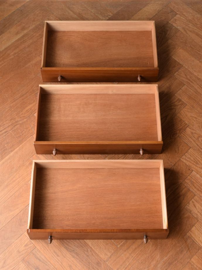 ドレッサーの引き出し