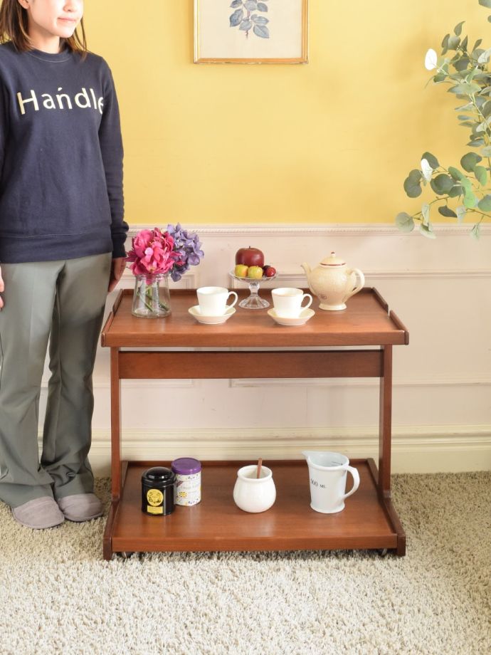 北欧スタイルのおしゃれなワゴン