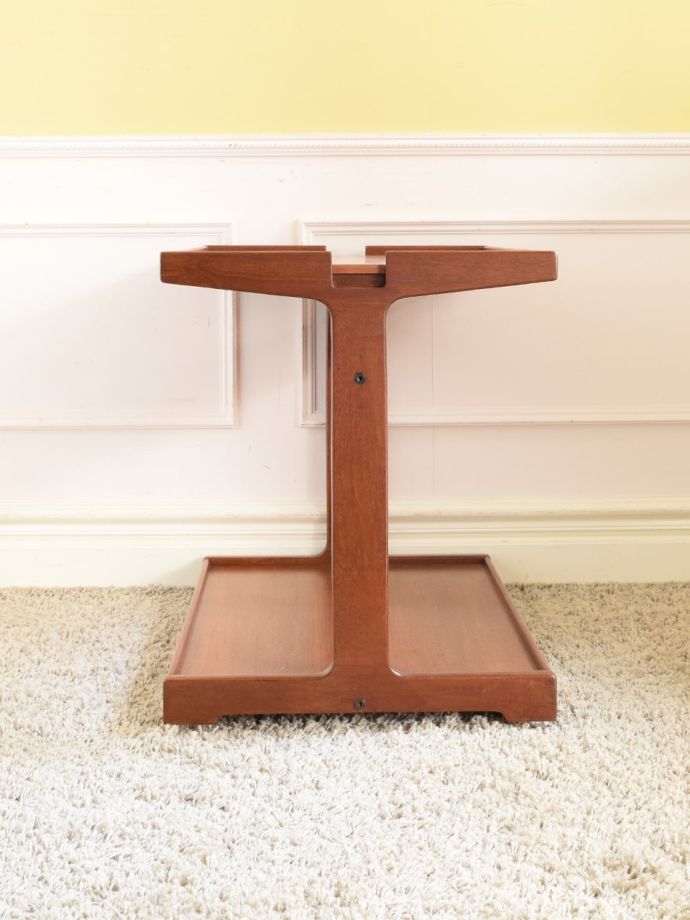 ビンテージワゴンの側面