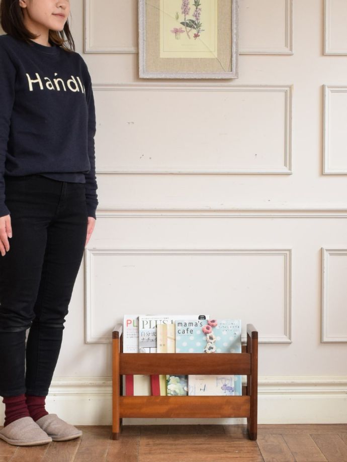 アンティークのおしゃれなマガジンラック