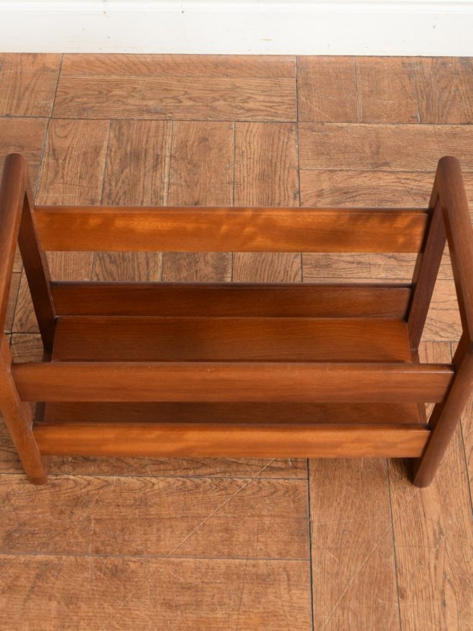 マガジンラックの中