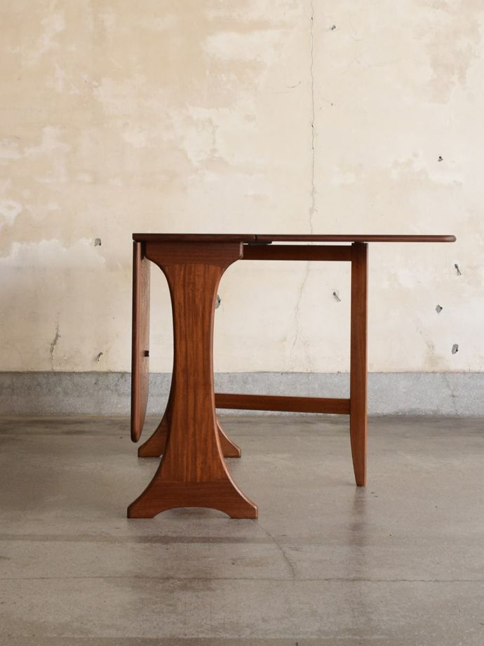 伸長式テーブル