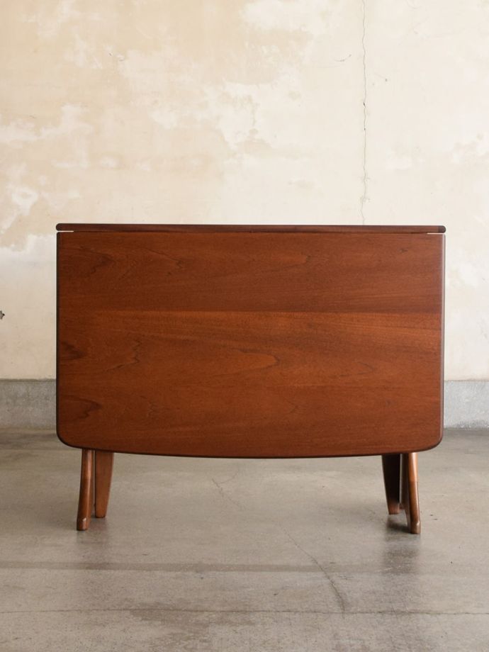 G-PLANのテーブルの反対側