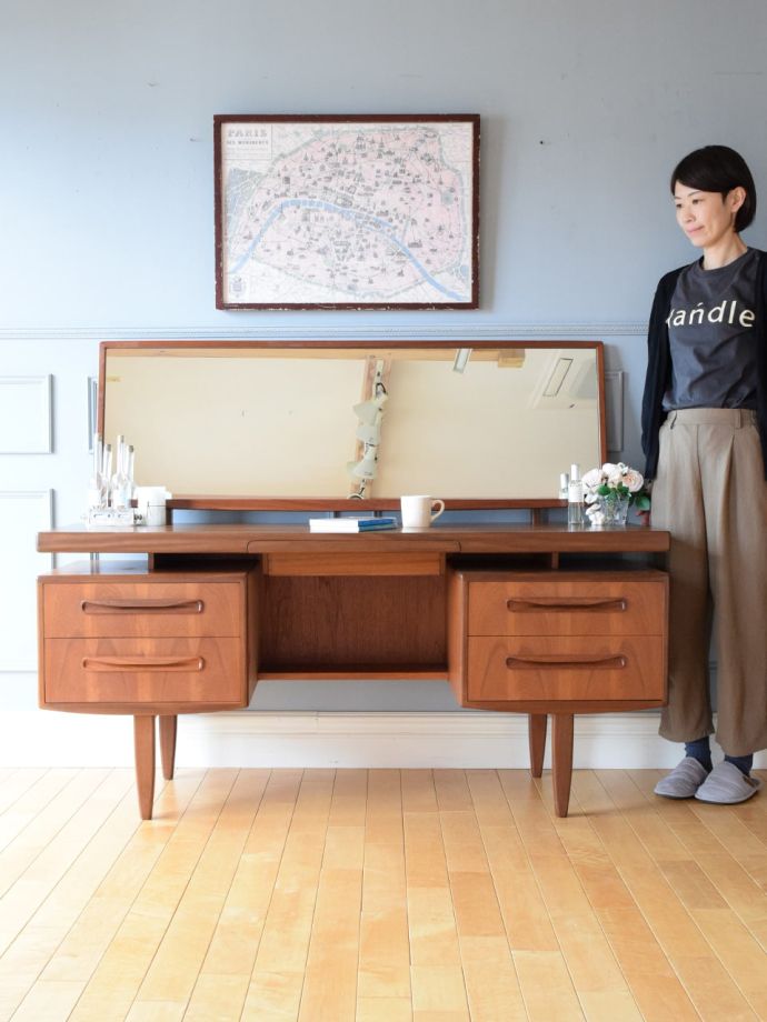 G-PLANのおしゃれなドレッサー