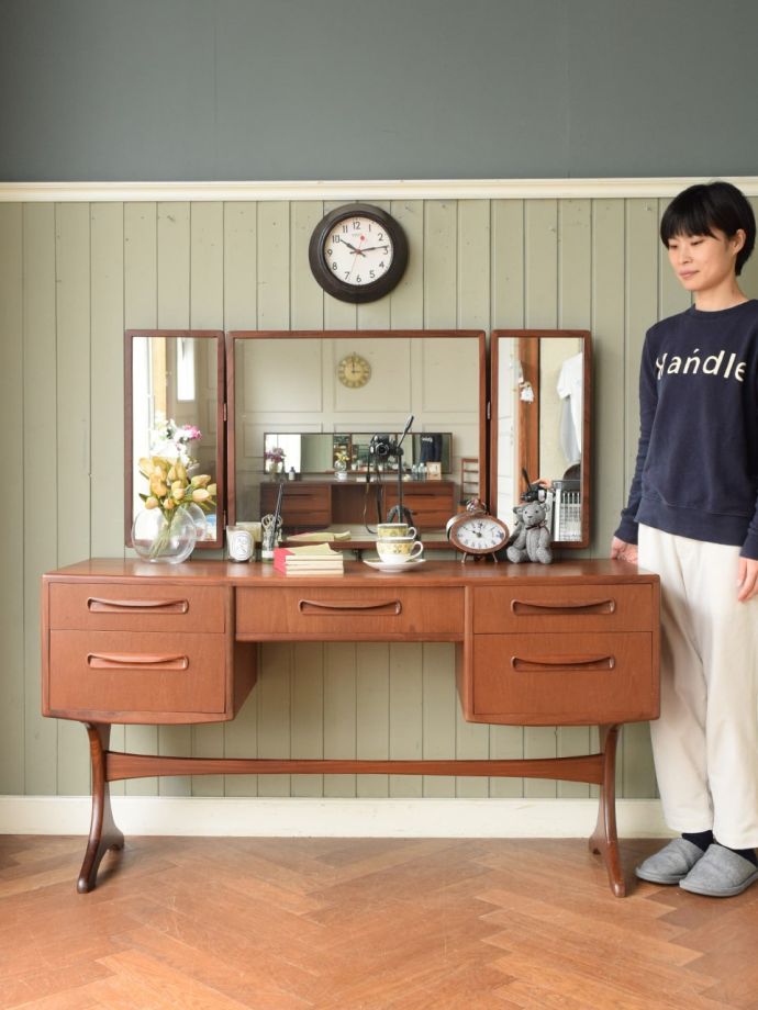 G-PLANのおしゃれなドレッサー