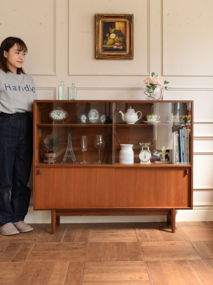 北欧スタイルのビンテージキャビネット