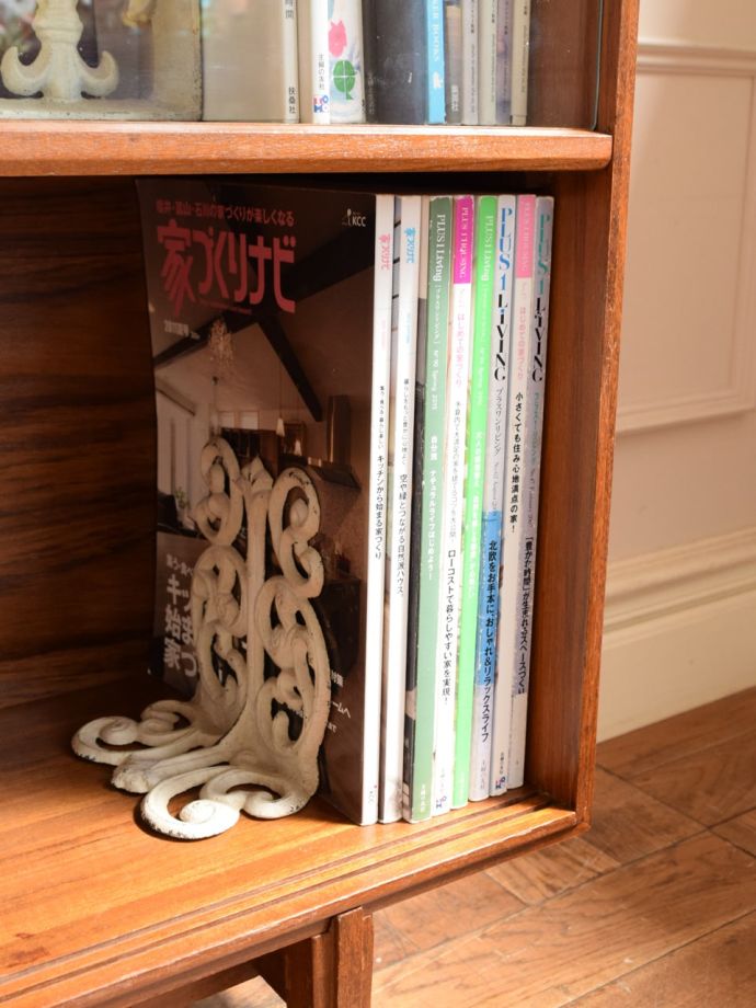 収納たっぷりのキャビネット