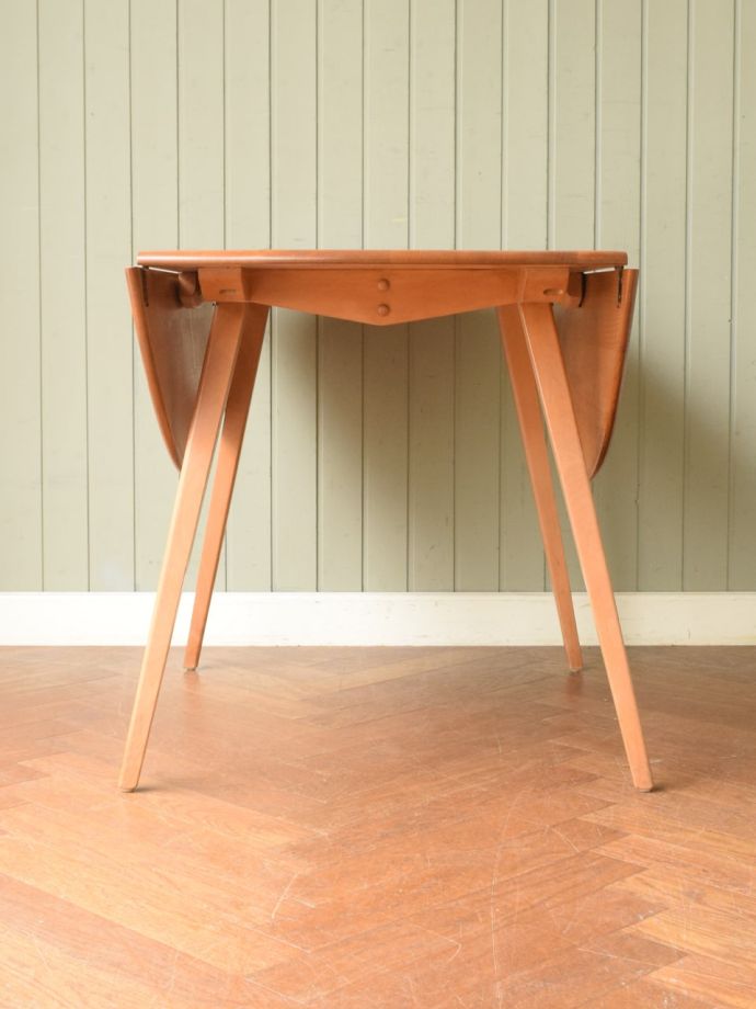 アーコールのバタフライテーブル