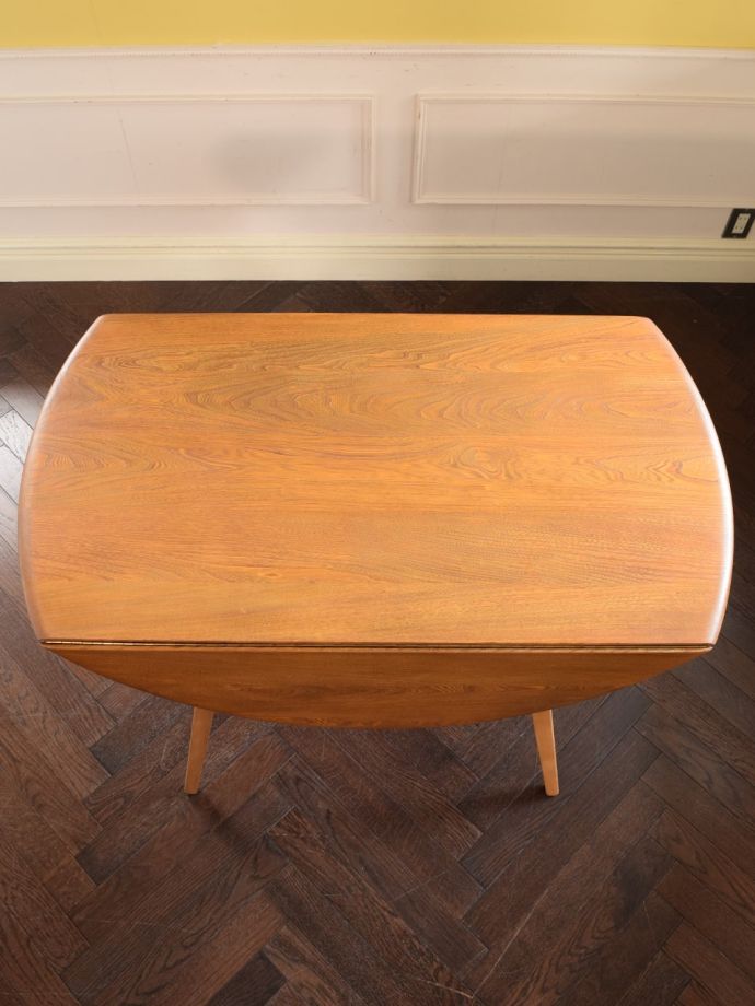 ビンテージの伸長式テーブルの天板