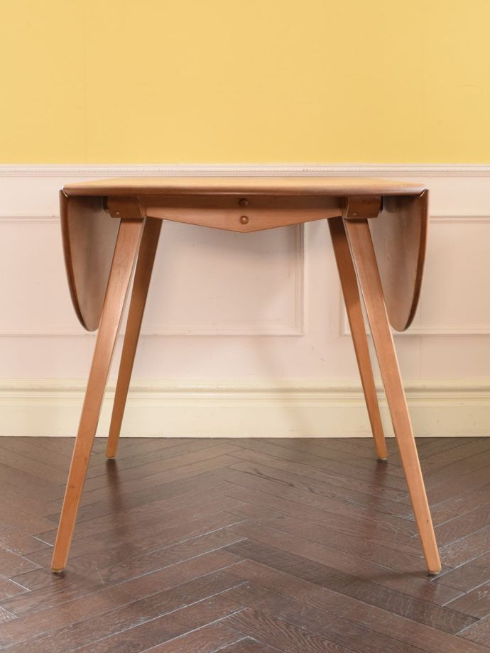 アーコールのバタフライテーブル