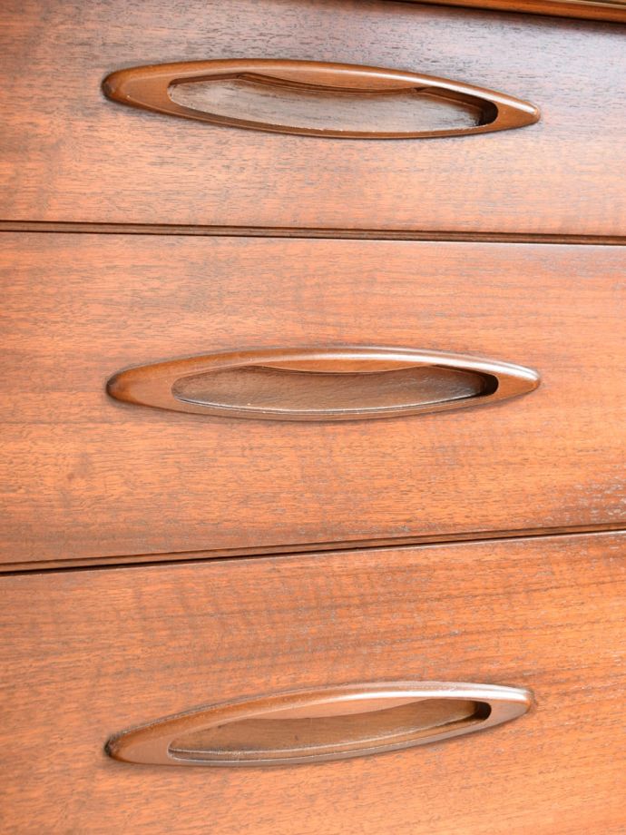 ビンテージ家具の木目