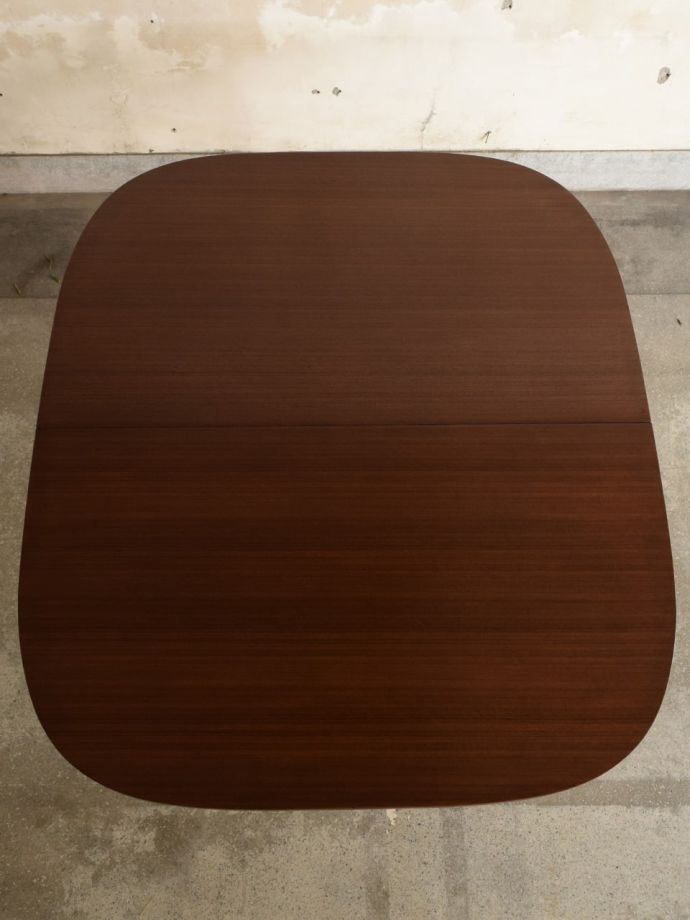 G-PLANのダイニングテーブルの天板