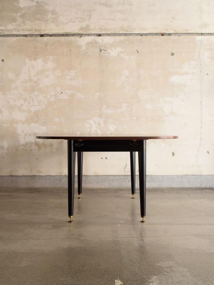 アンティーク家具の側面