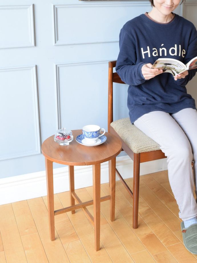 北欧スタイルのビンテージテーブル