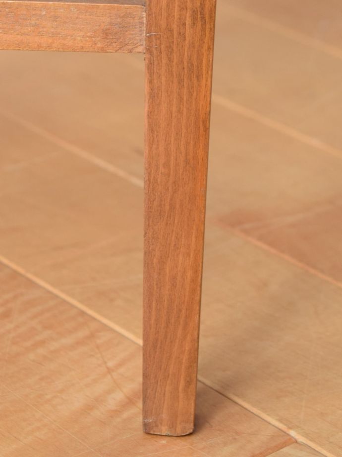 ビンテージテーブルの脚