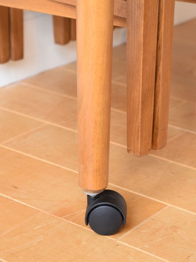 ビンテージテーブルの脚